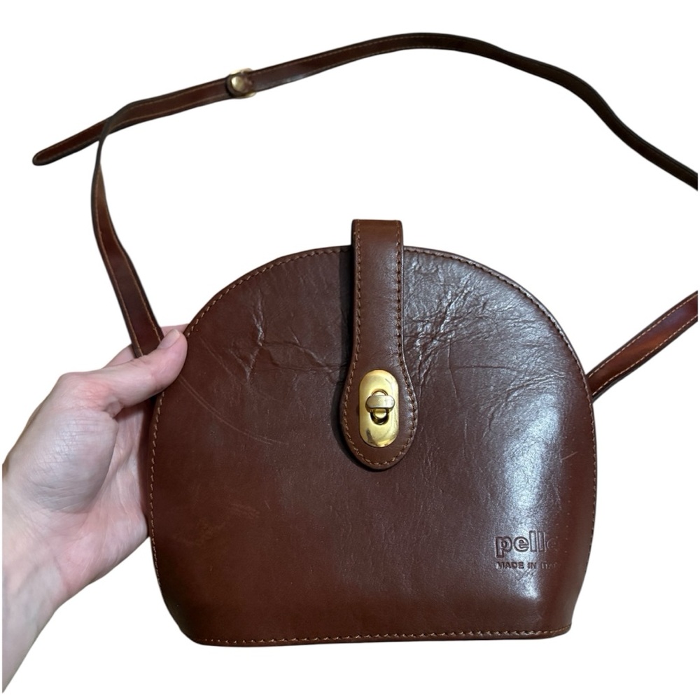 Vintage pelle brown leather dome shaped crossbody bag